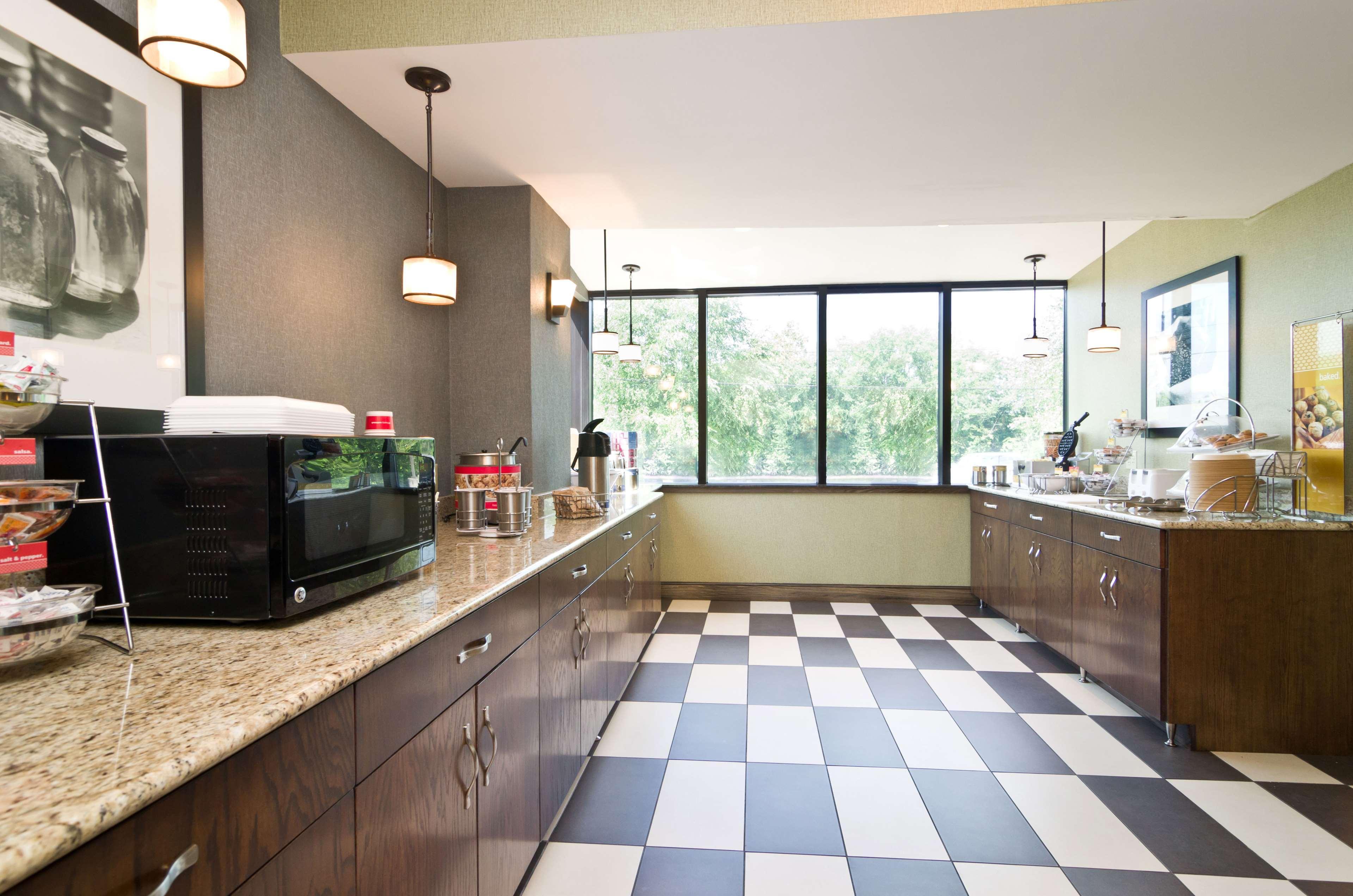 Hampton Inn New Philadelphia Exteriör bild