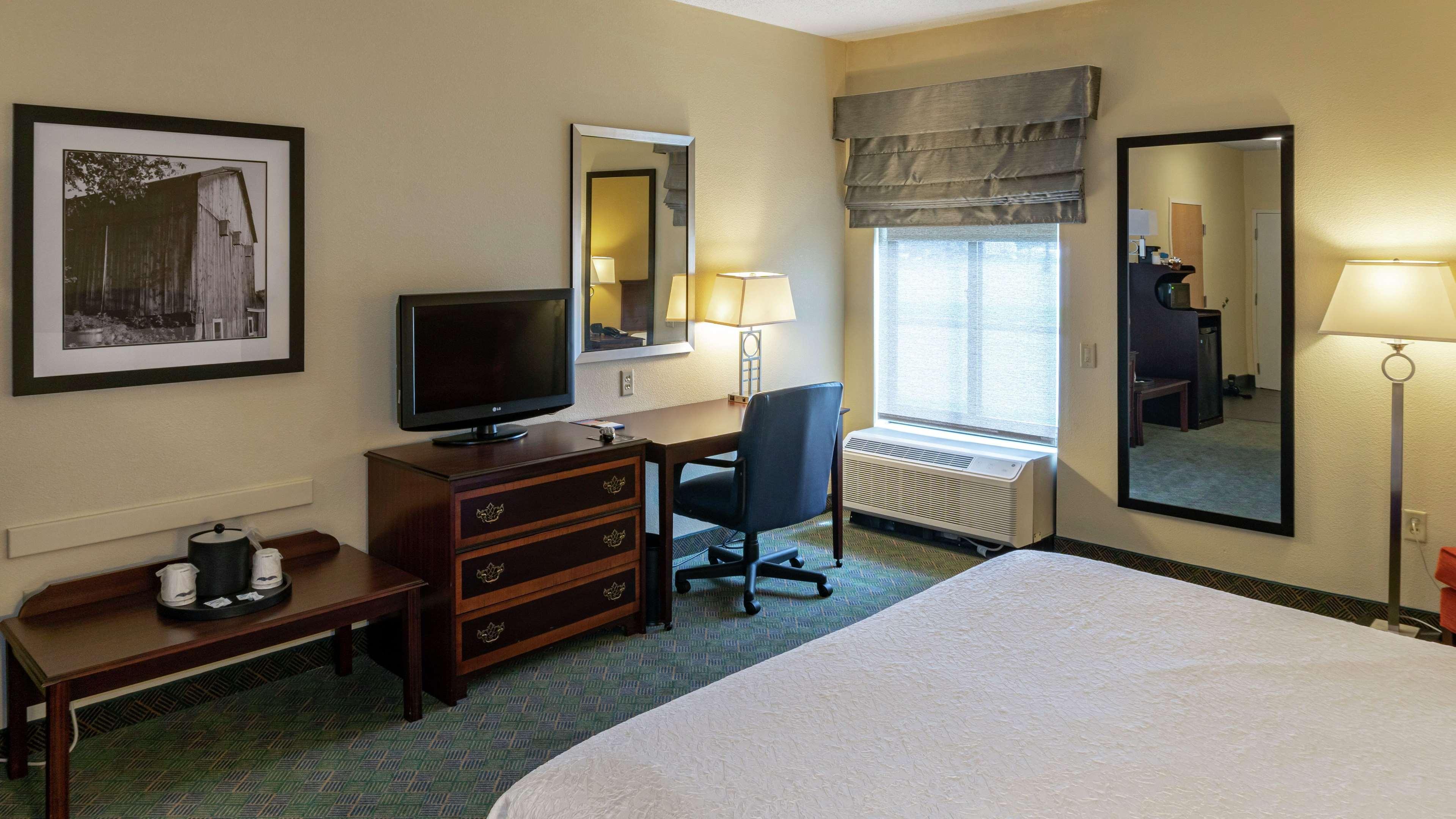 Hampton Inn New Philadelphia Exteriör bild