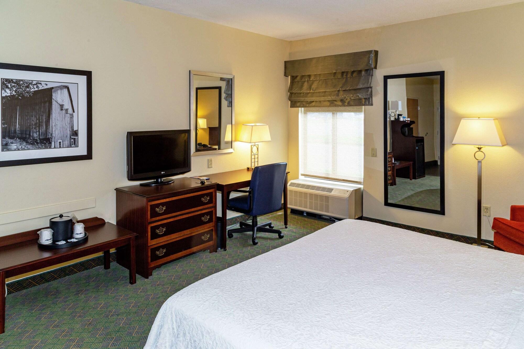 Hampton Inn New Philadelphia Exteriör bild