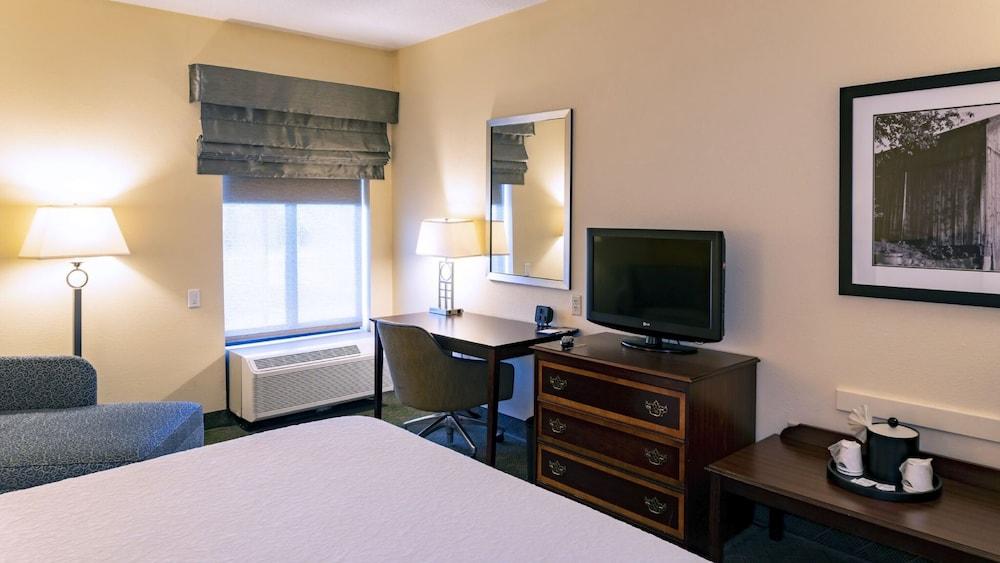 Hampton Inn New Philadelphia Exteriör bild