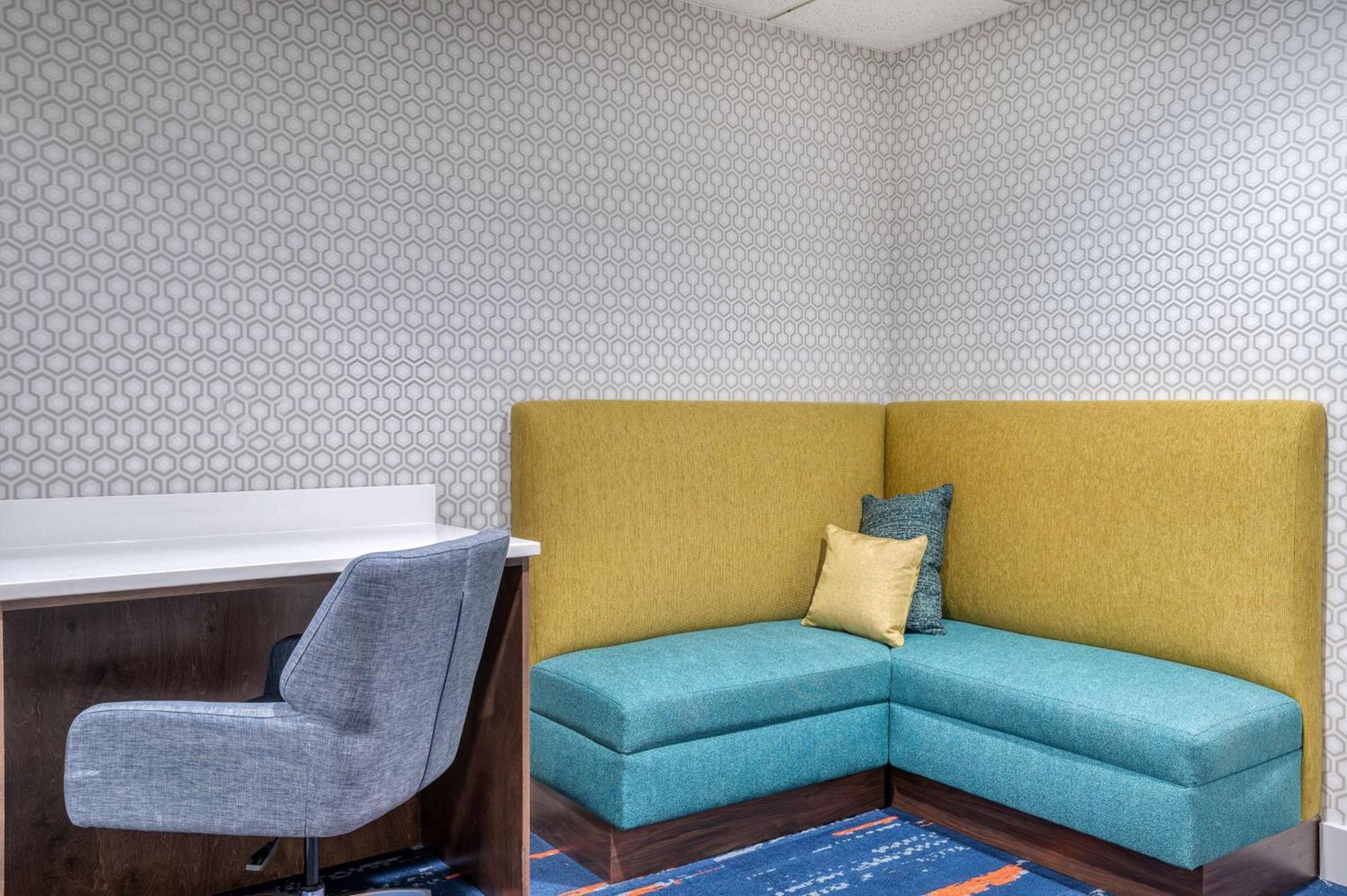 Hampton Inn New Philadelphia Exteriör bild