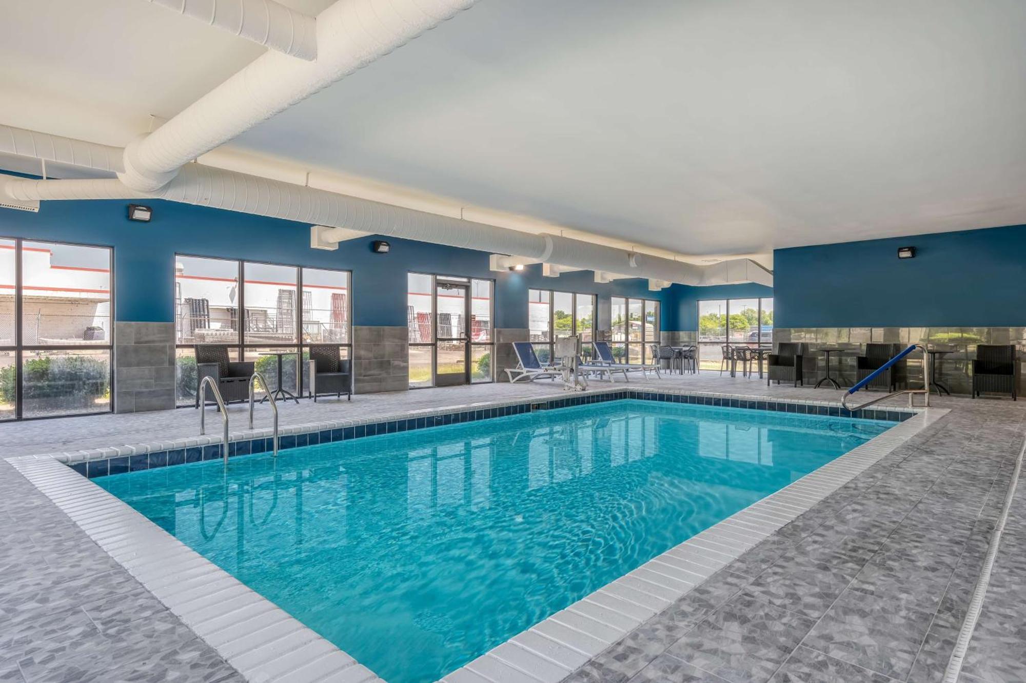 Hampton Inn New Philadelphia Exteriör bild
