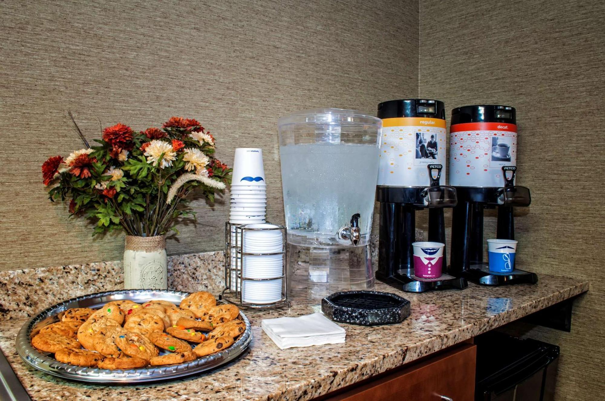 Hampton Inn New Philadelphia Exteriör bild