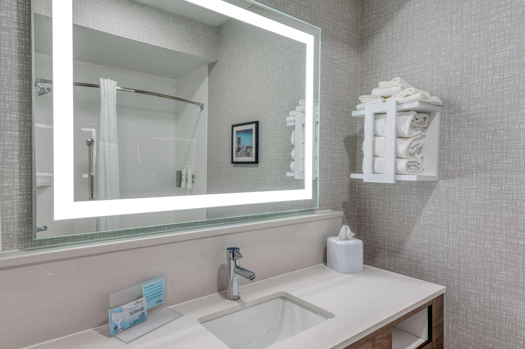 Hampton Inn New Philadelphia Exteriör bild